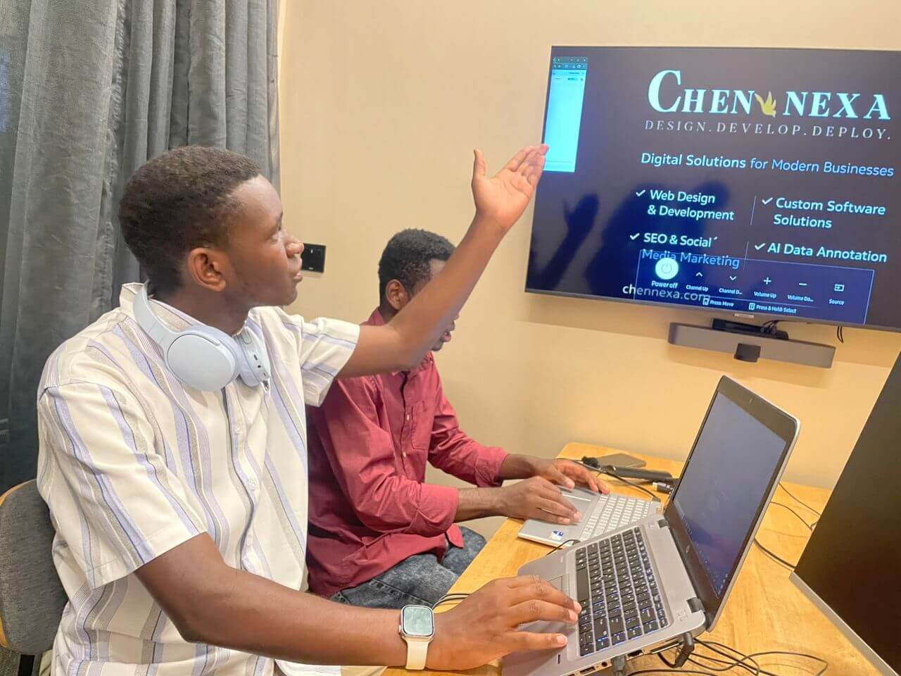 Team presenting Chen Nexa services